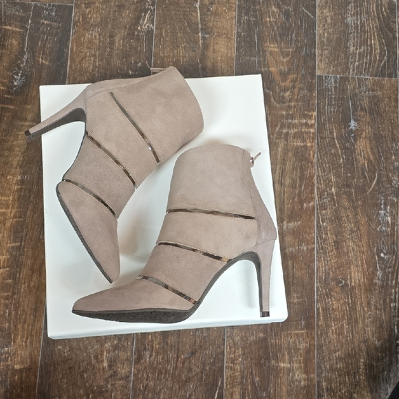 Elegant Beige Ankle Booties - Picture 7 of 11